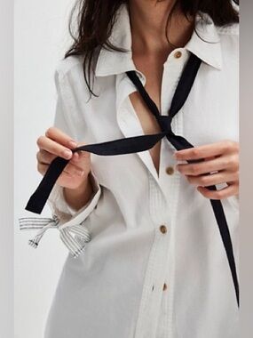 We The Free White Mod Button-Down Shirt with Black Neck Tie